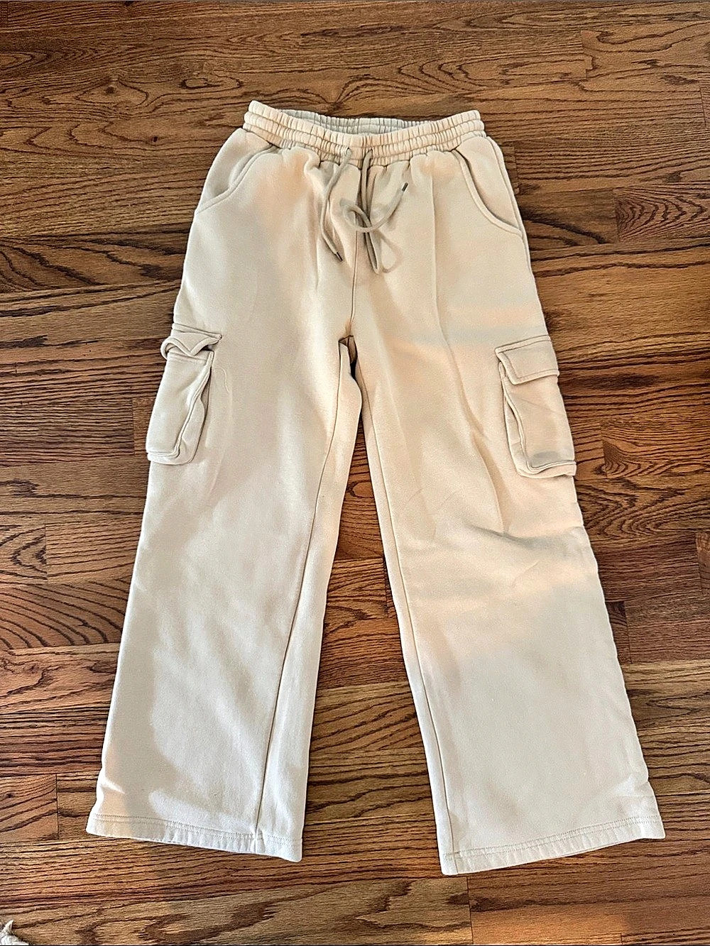 Cream Wide Leg Cargo SwPants Like New